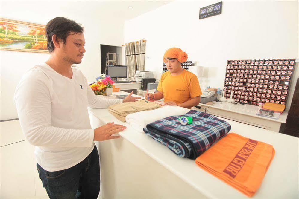 Capsule Hostel Patong Bagian luar foto